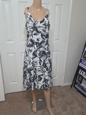 Marc Aurel 36 Silk Sleeveless V-Neck Black & White Floral Midi Dress